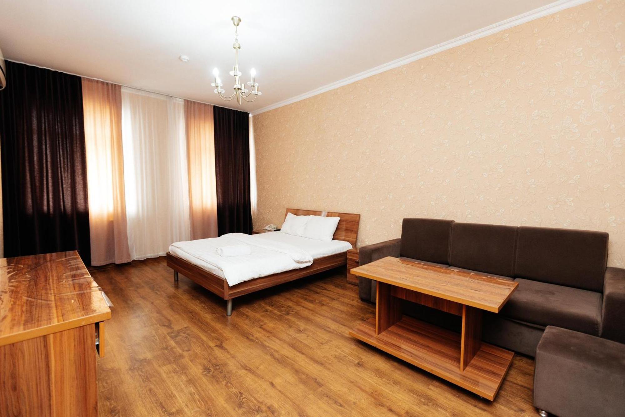 Alcazar Hotel Atyrau Exterior photo