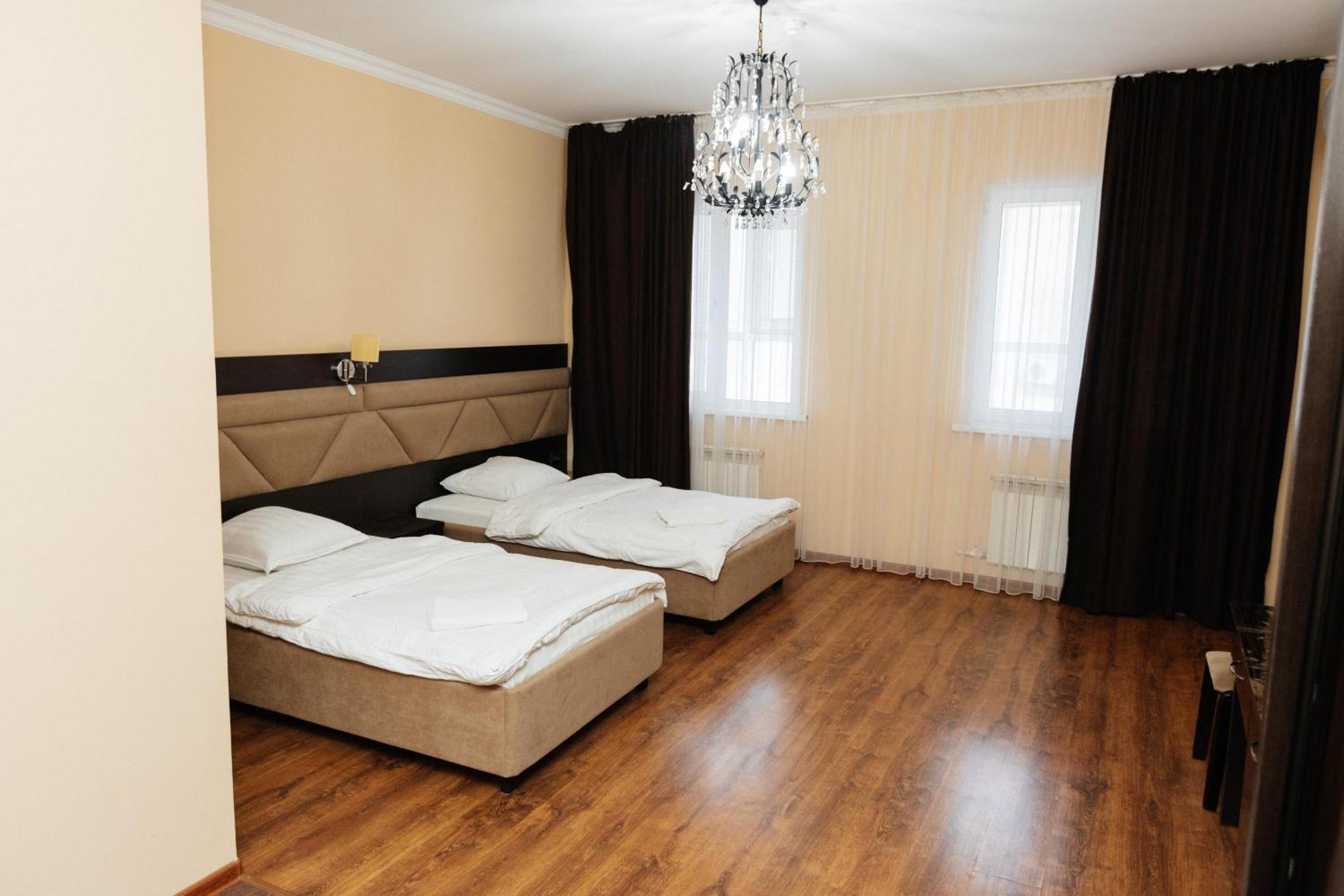 Alcazar Hotel Atyrau Exterior photo
