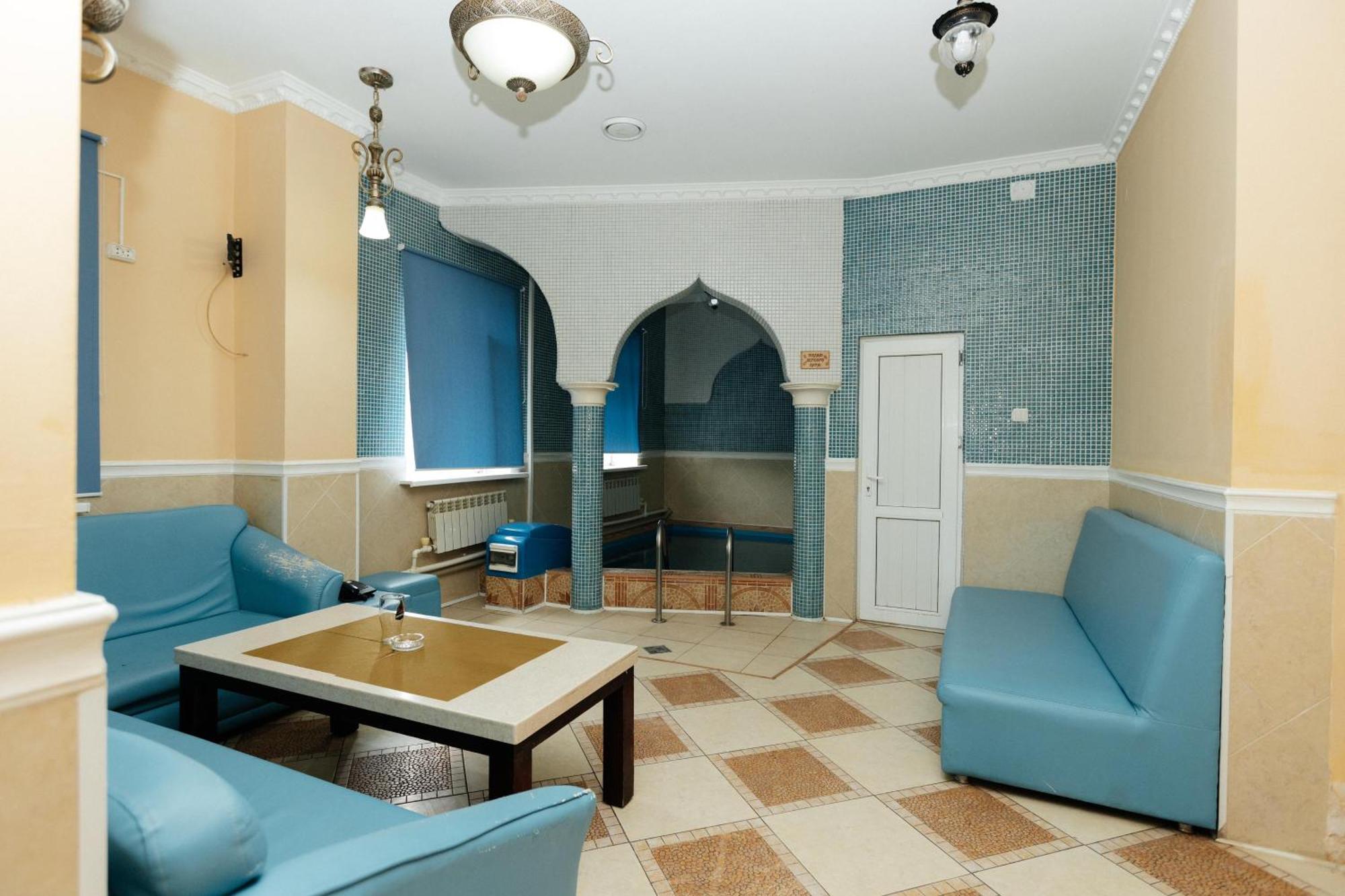 Alcazar Hotel Atyrau Exterior photo