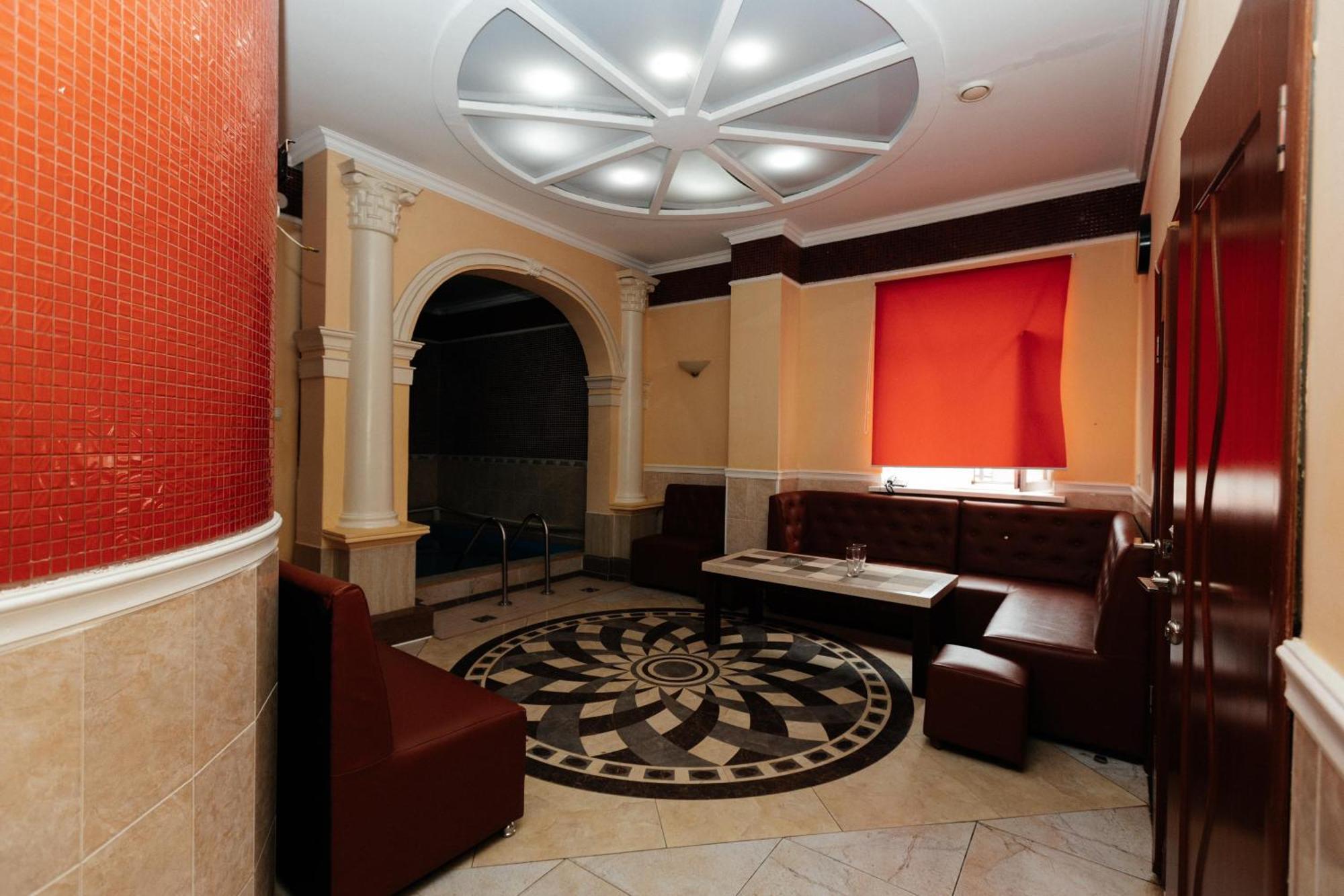 Alcazar Hotel Atyrau Exterior photo